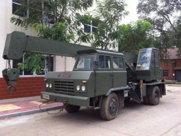 双牌县吊车租赁电话_吊车出租领域吊装大型钢网架安装法